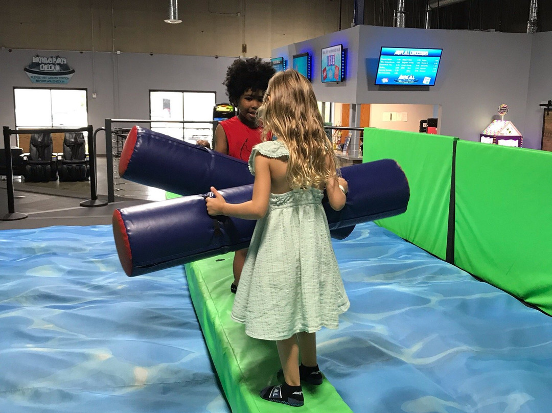 Above All Trampoline Park景点图片