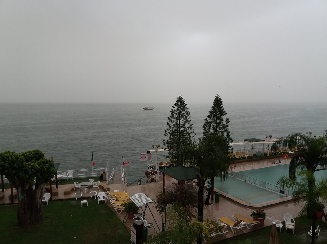 罗恩海滩酒店主图