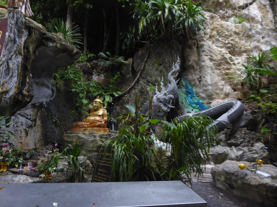 Wat Tham Sumano-博他仑必去景点