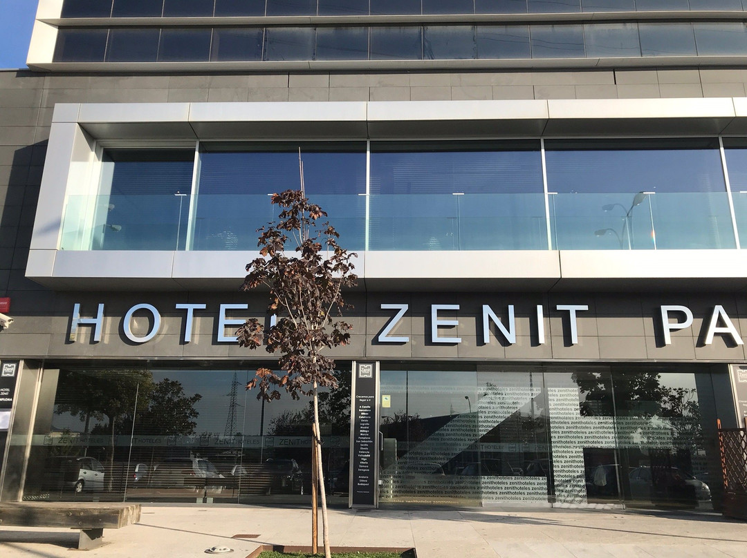 泽尼特潘普洛纳酒店主图