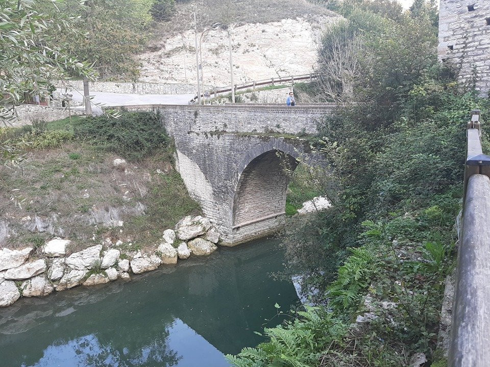 Ponte Romano-Genga必去景点