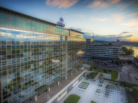 希尔顿酒店主图