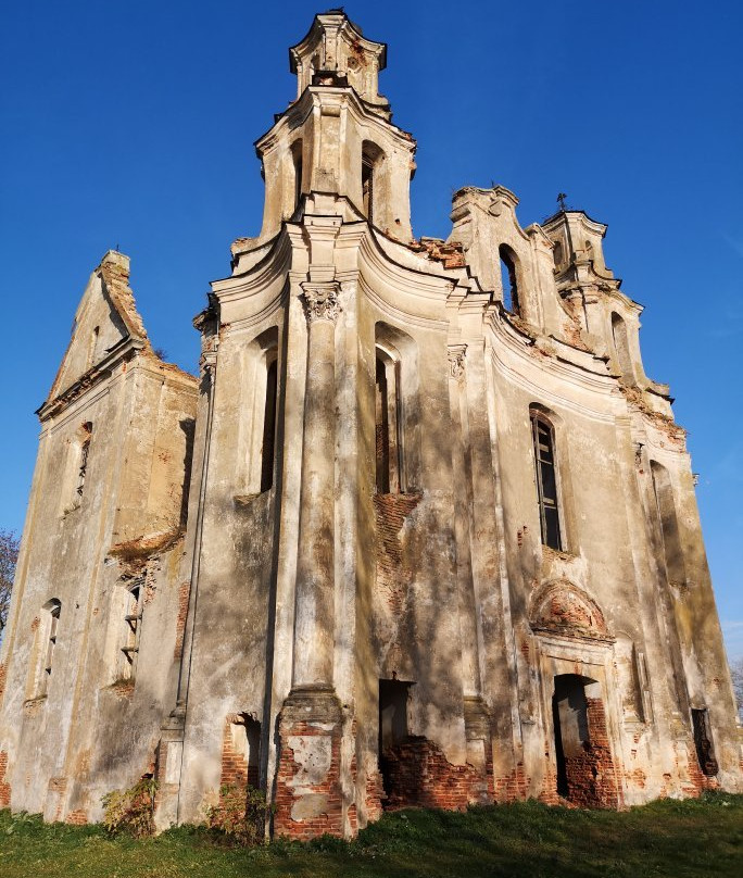 Church of the Virgin Mary-Smol'yany必去景点