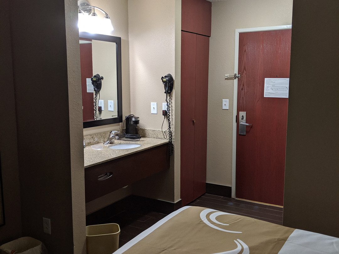 Quality Inn & Suites Arnold - St Louis主图