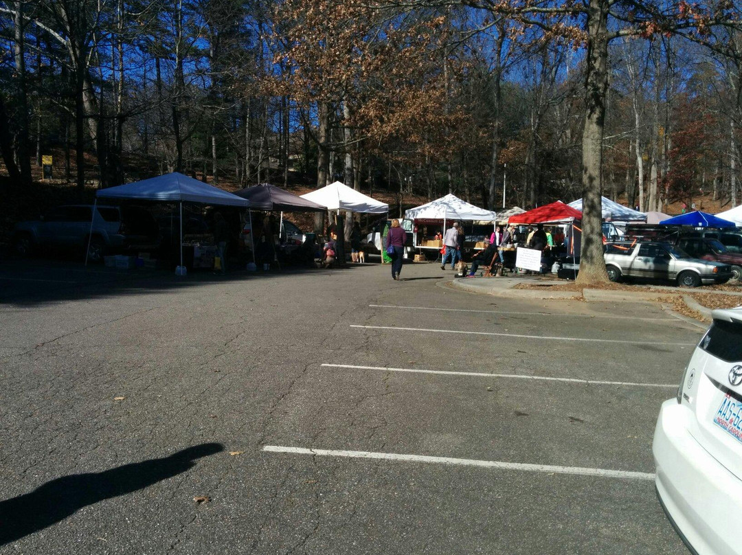 Leicester旅游景点-North Asheville Tailgate Market