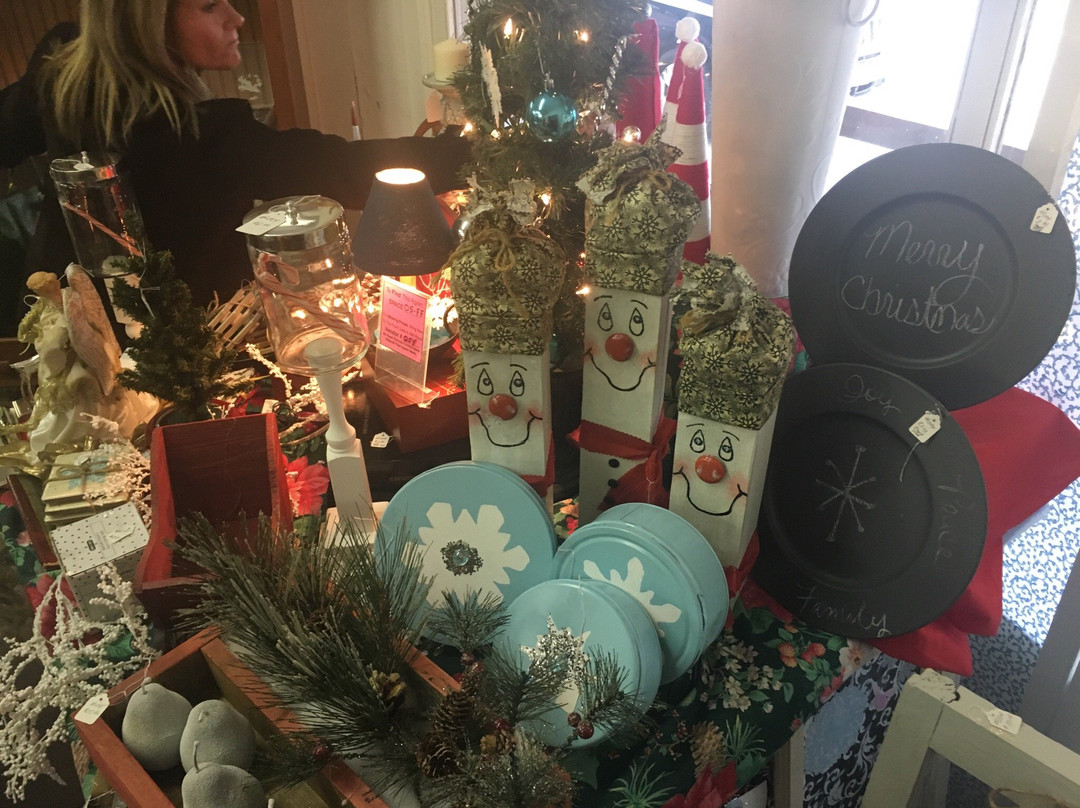 Hicksville旅游景点-The Country Shops of Grabill