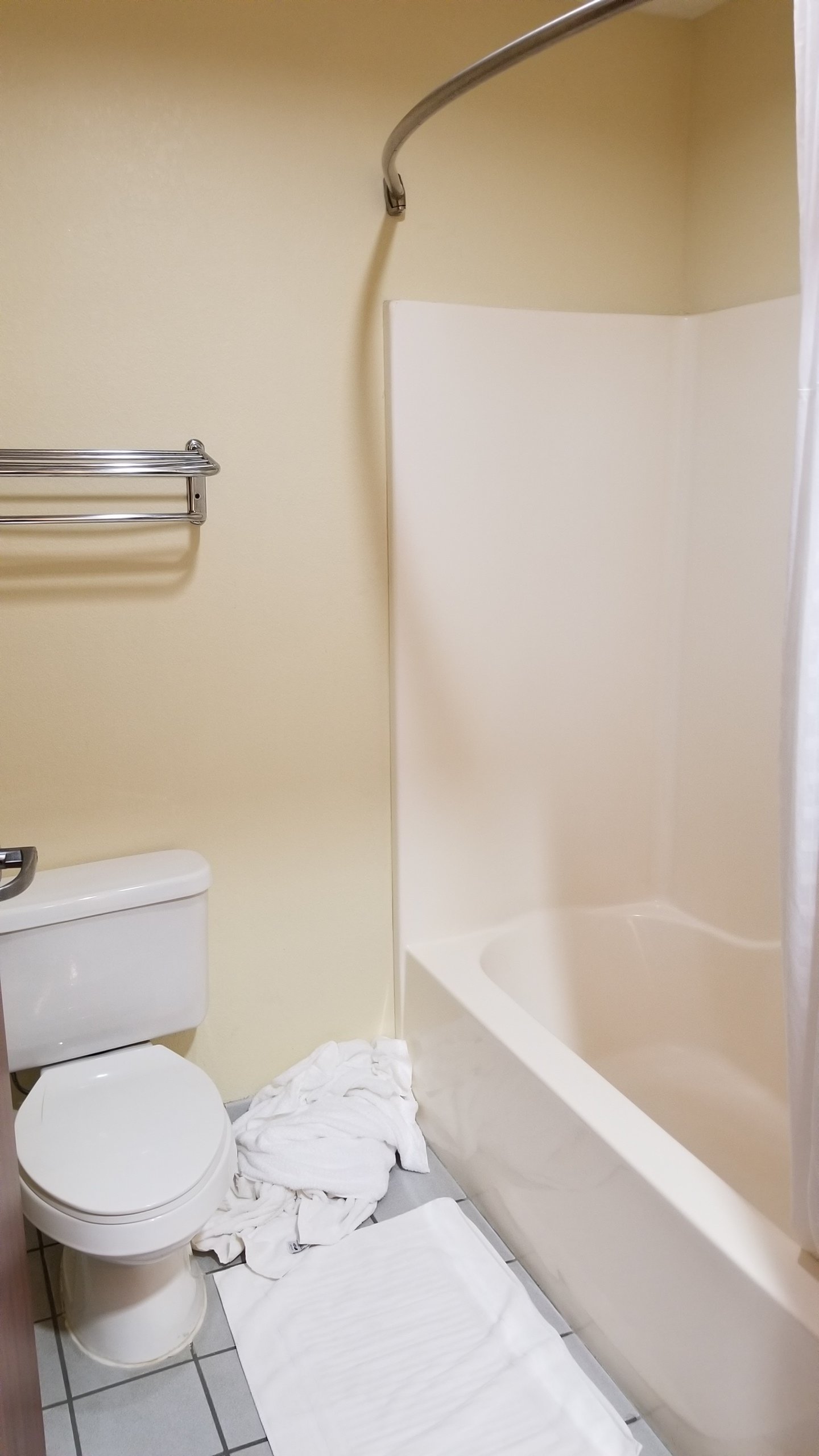 Quality Inn Darien - North Brunswick-浴室
