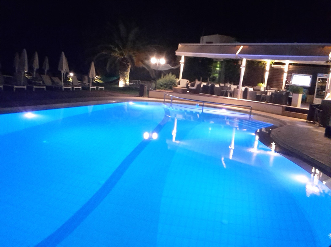 Corinna Mare Suites & Studios主图