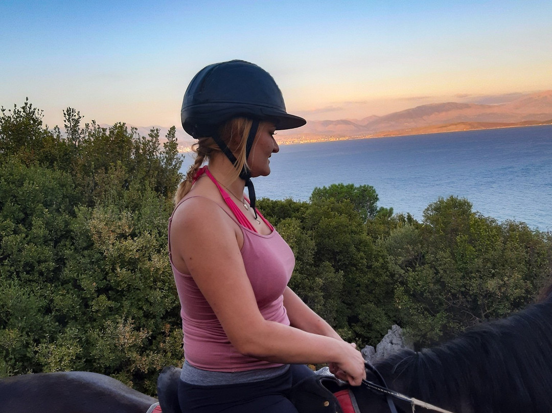 Arena horse riding corfu-Perithia必去景点