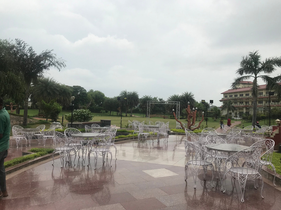 西瓦绿洲度假村主图