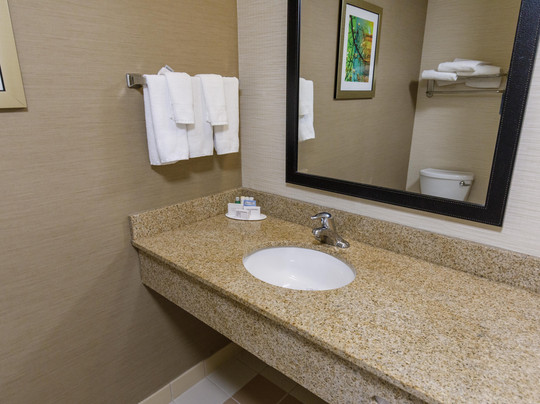 Fairfield Inn Medford Long Island主图
