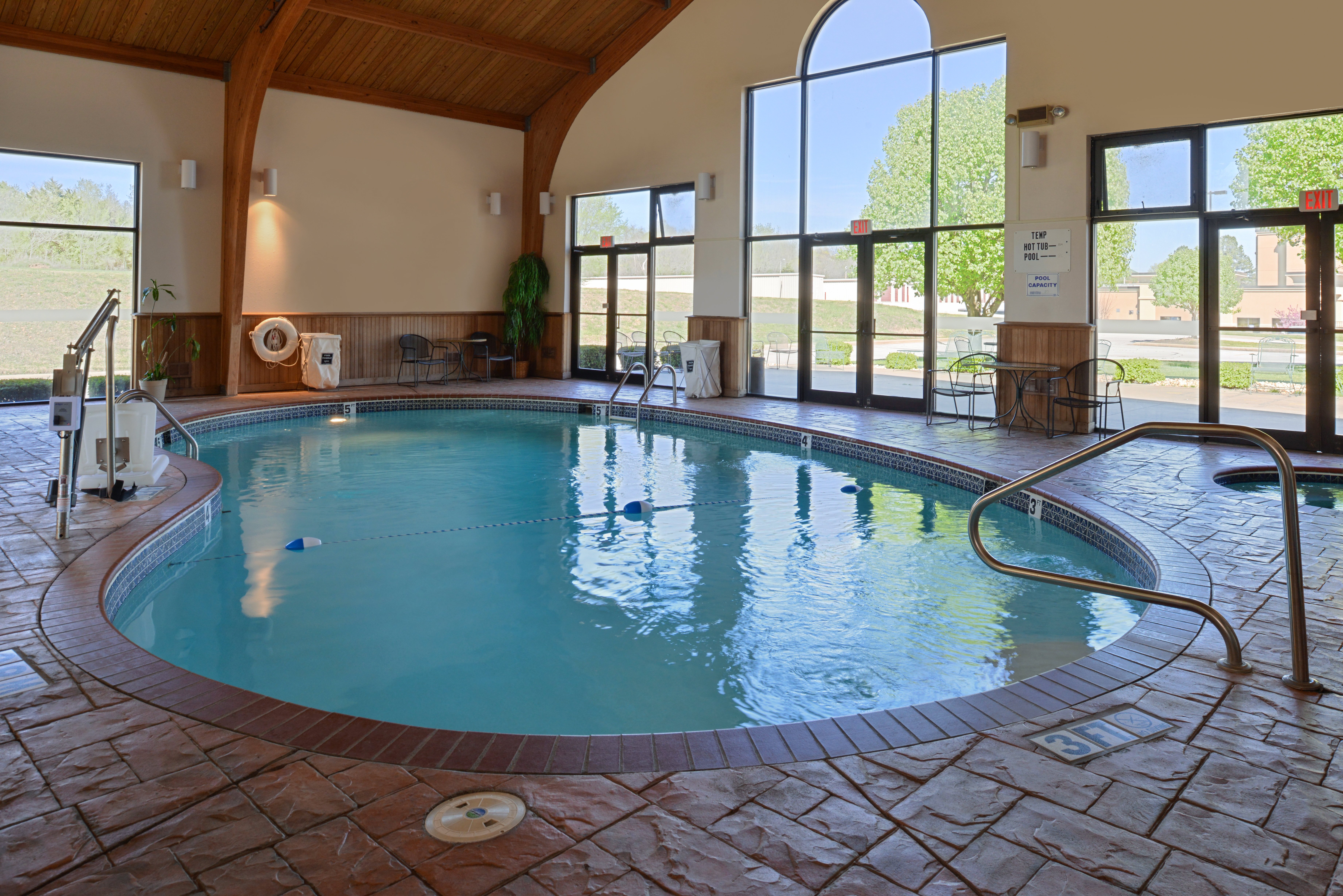 Holiday Inn Express & Suites Harrison By IHG-官方