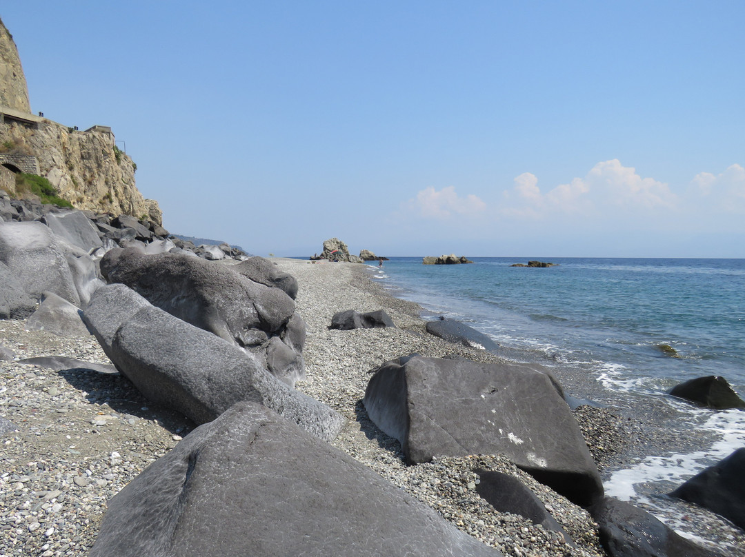 Spiaggia libera Capo Ali景点图片