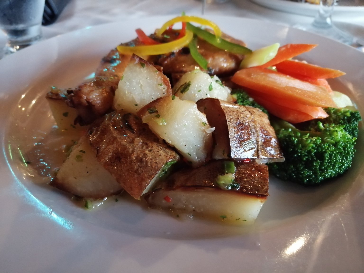 Crews Inn Hotel & Yachting Centre-餐饮