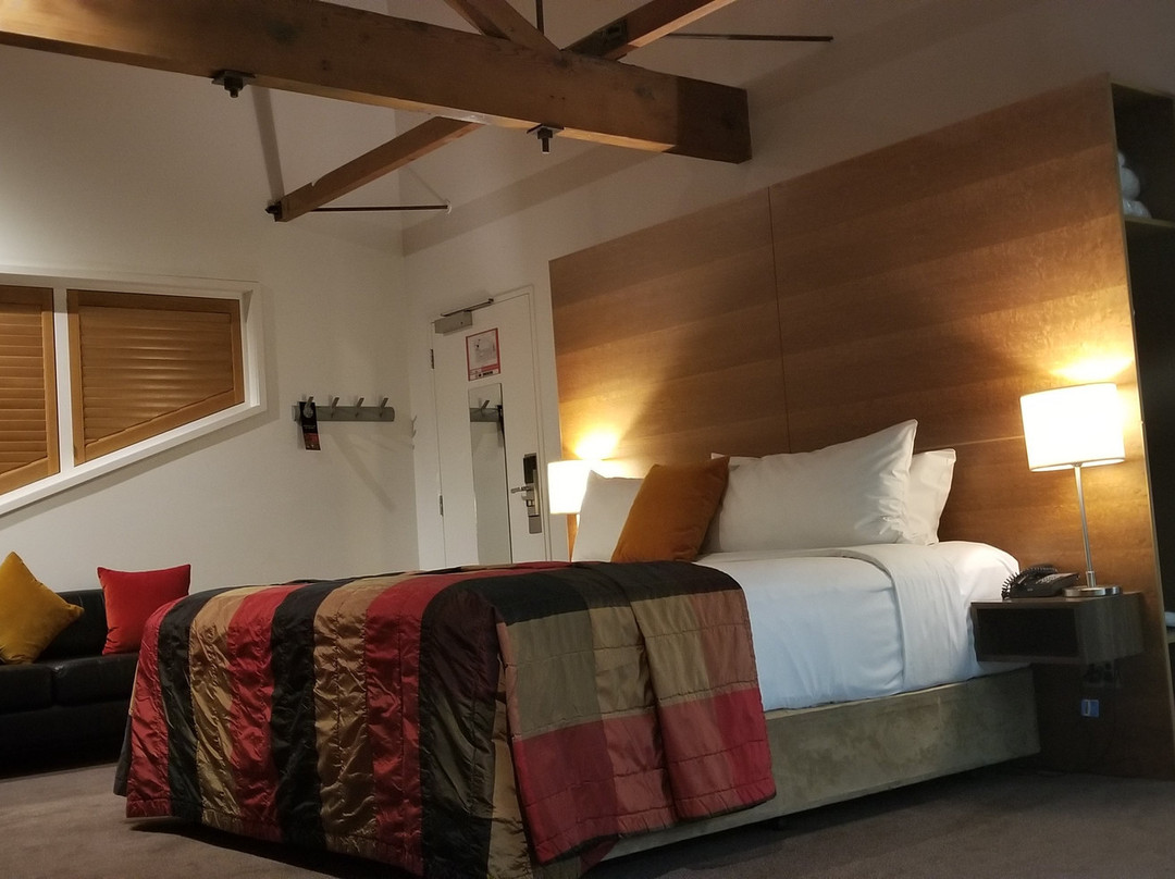 亨利琼斯艺术酒店主图