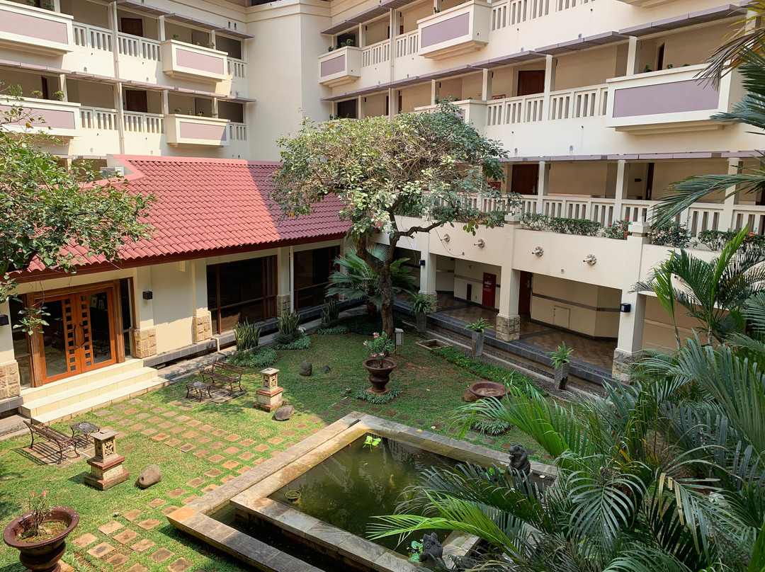 Puri KIIC Golf View Hotel主图