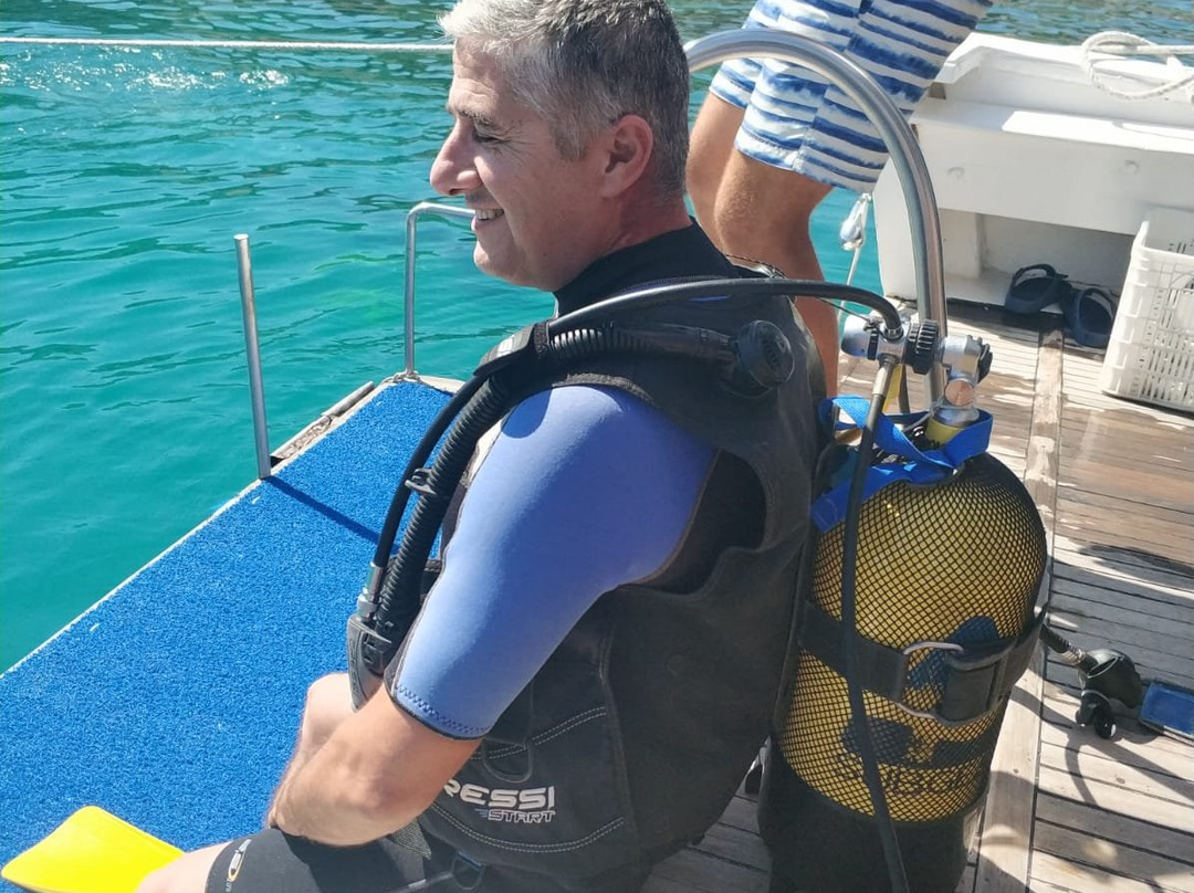 Blue Team Diving Center-卡斯必去景点