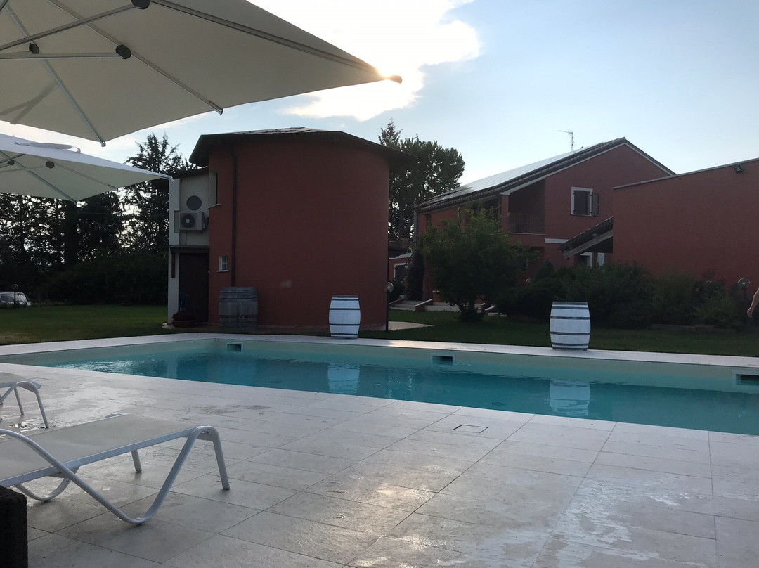 Contado San Lorenzo B&B and Wine主图