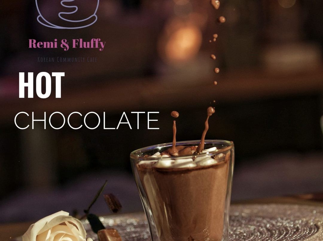 Remi and Fluffy Cafe