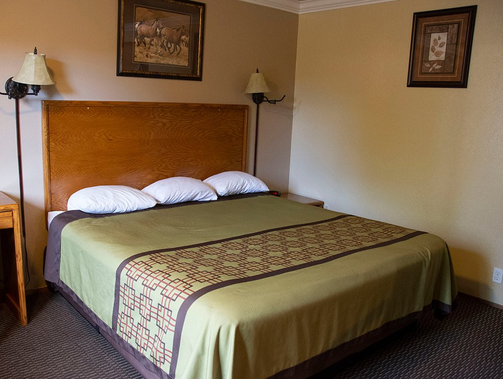 Charm Motel & Suites主图