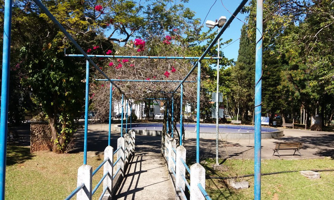 Praca Basilio Ceschin-Aguas da Prata必去景点