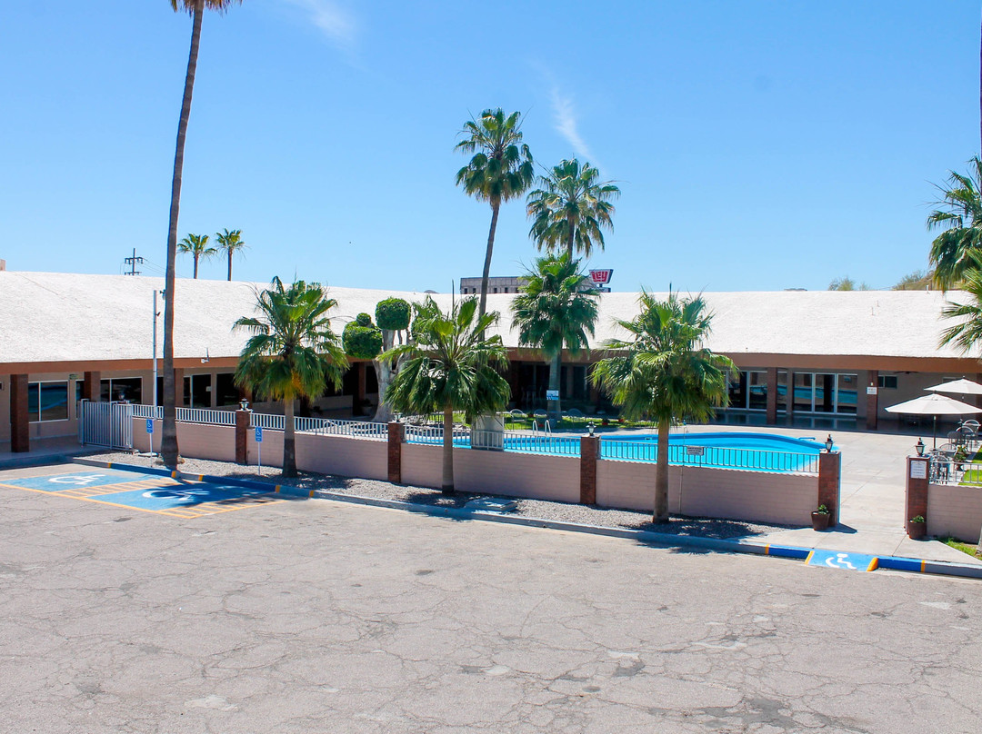 El Camino Hotel & Suites主图