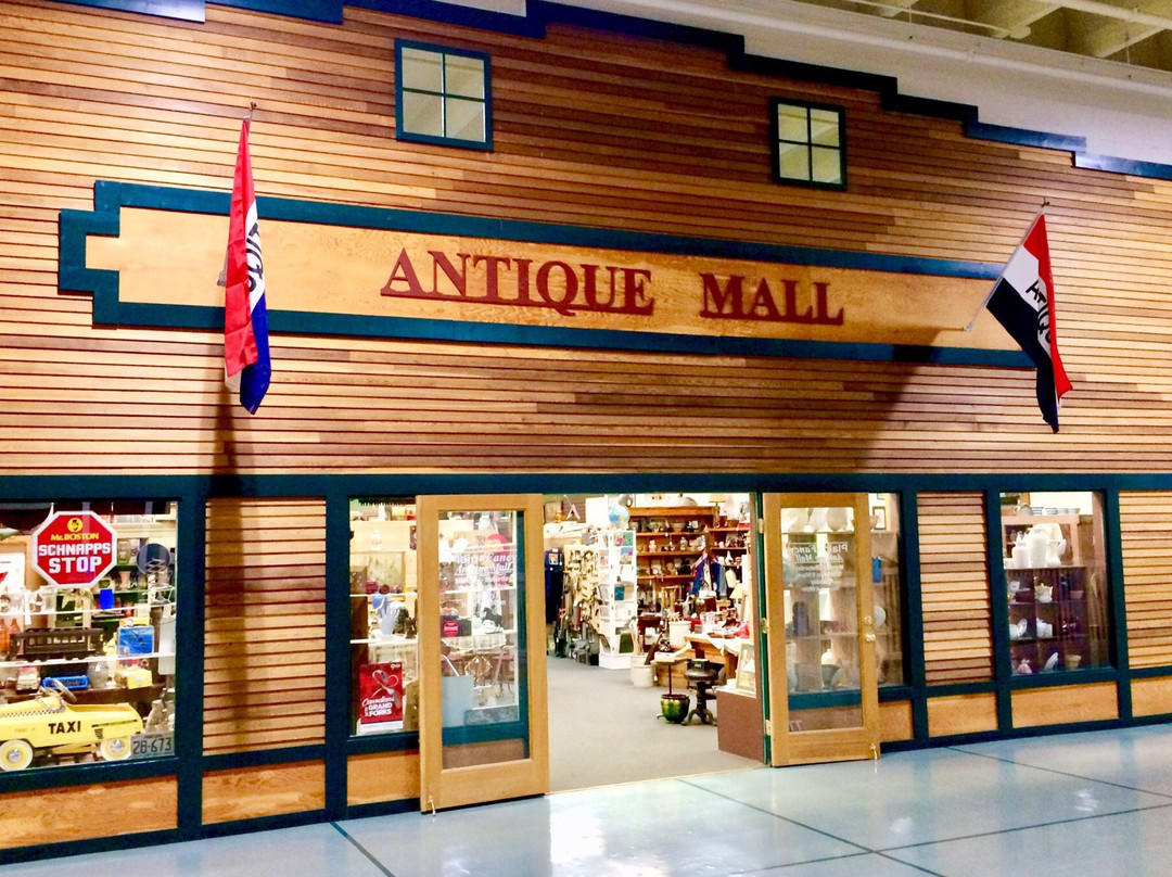 Plain & Fancy Antique Mall-大福克斯必去景点