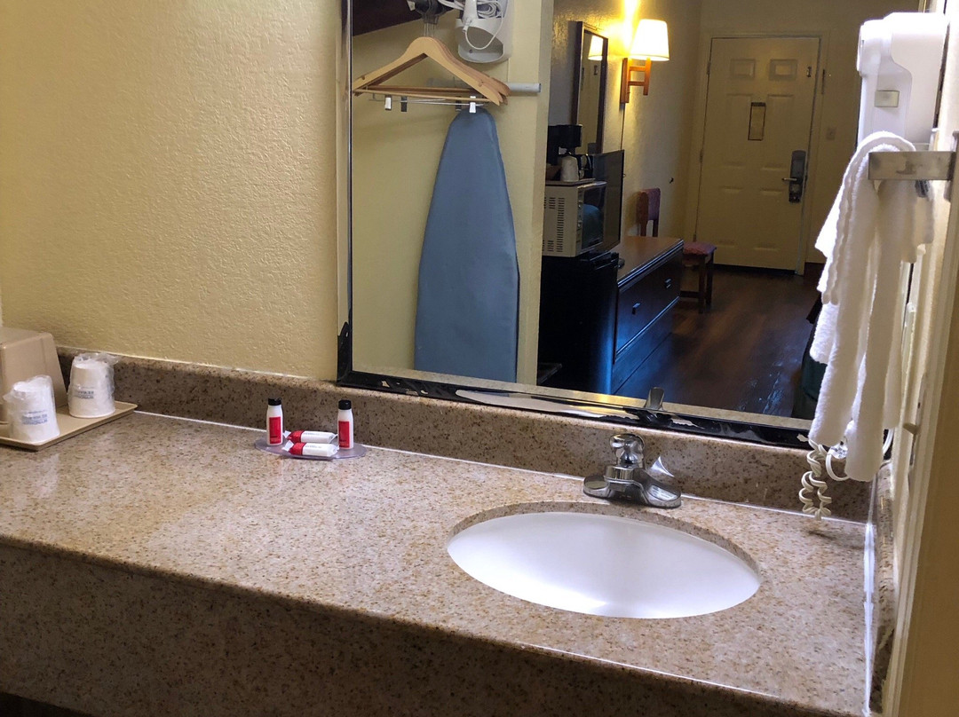 Super 8 by Wyndham Santee主图