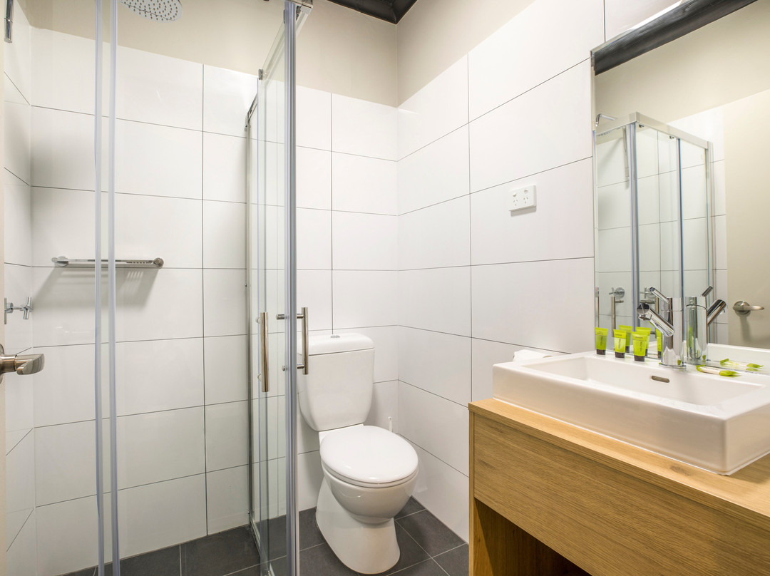 Nightcap at Chester Hill Hotel主图