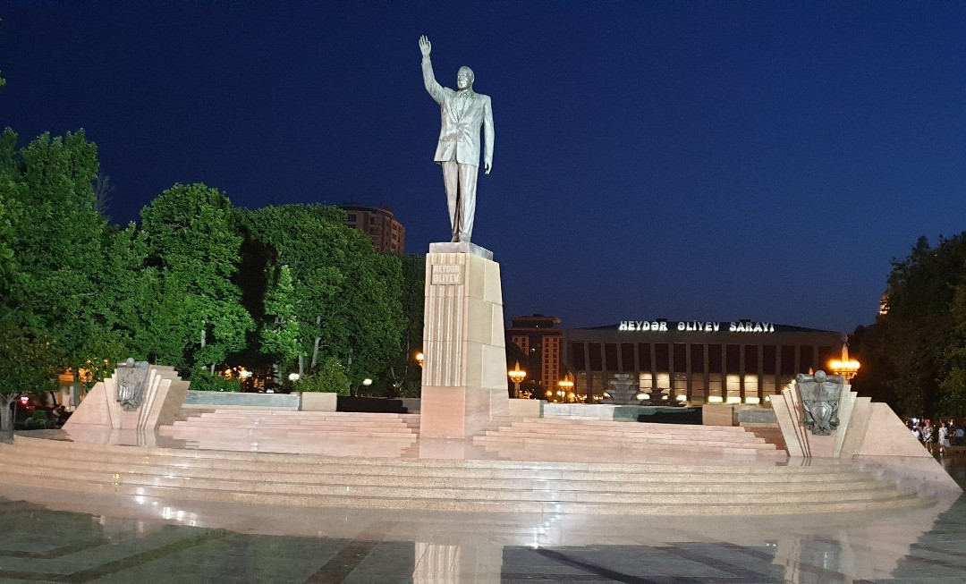 Heydar Aliyev Monument-巴库必去景点