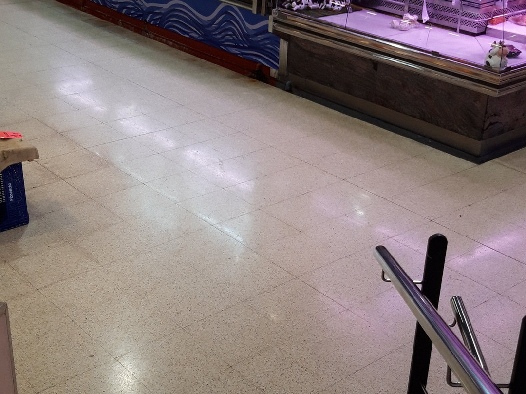 Mercat Municipal del Centre-科尔内利亚-德略布雷加特必去景点