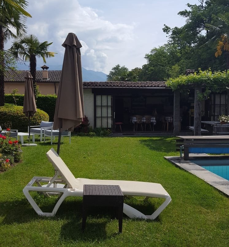 Losone酒店住宿-Villa Siesta Park & Pool Living