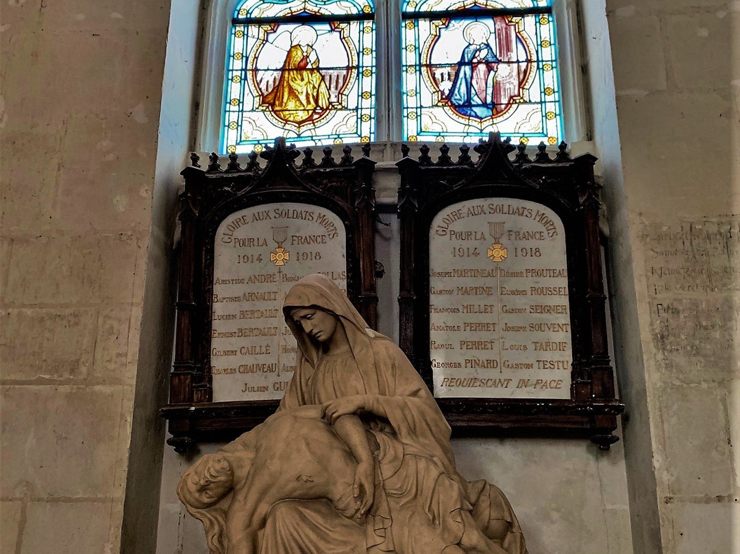 L'Eglise de Sainte-Catherine-de-Fierbois景点图片