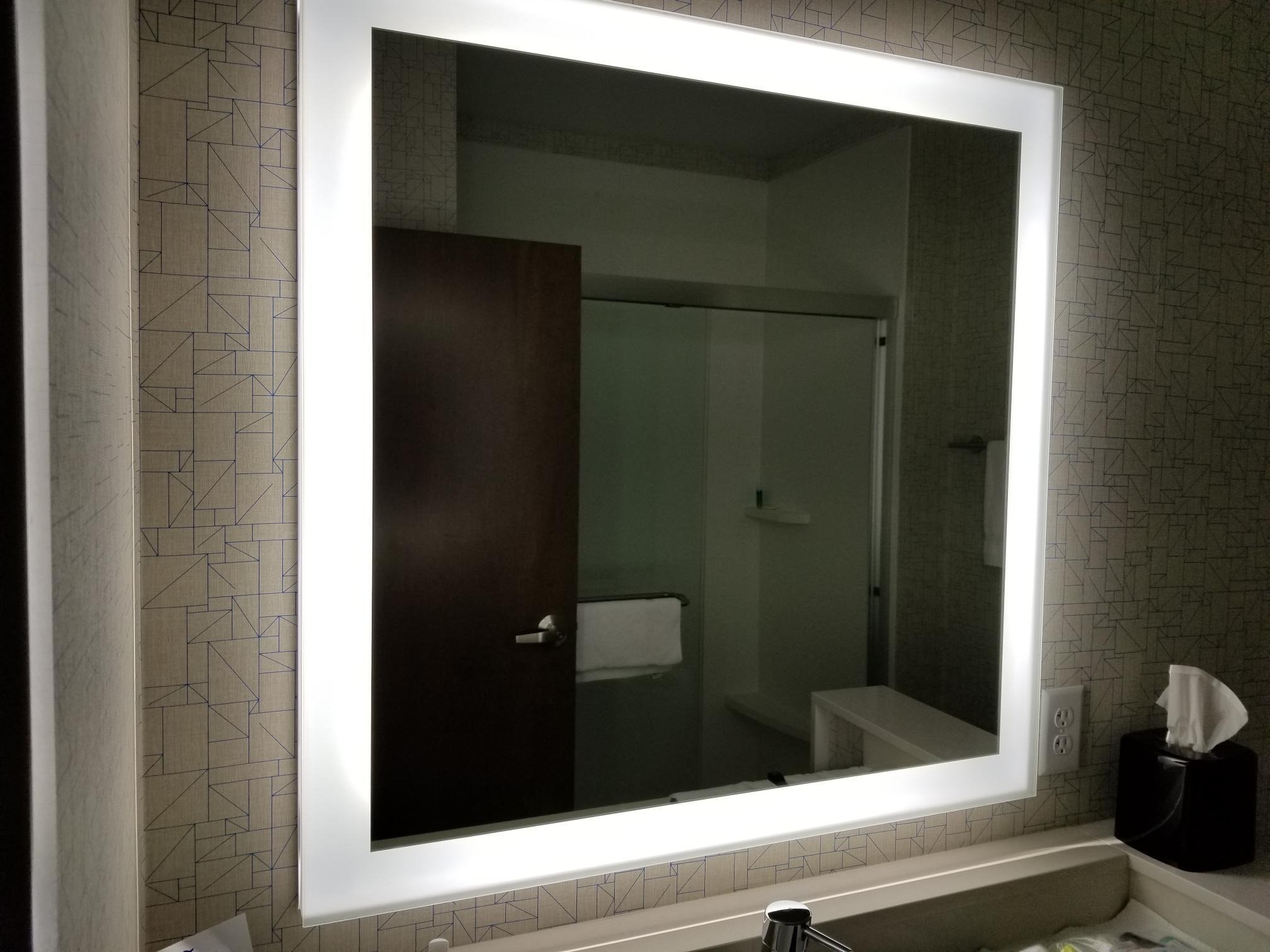 Holiday Inn Express & Suites Madison By IHG-浴室