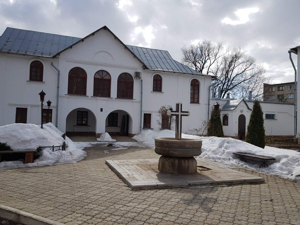 Holy Dormition Monastery-Novomoskovsk必去景点