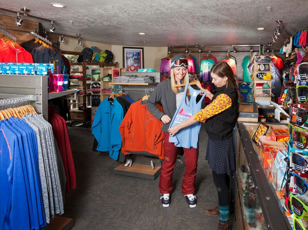 Cottam's Thunderbird-Taos Ski Valley必去景点