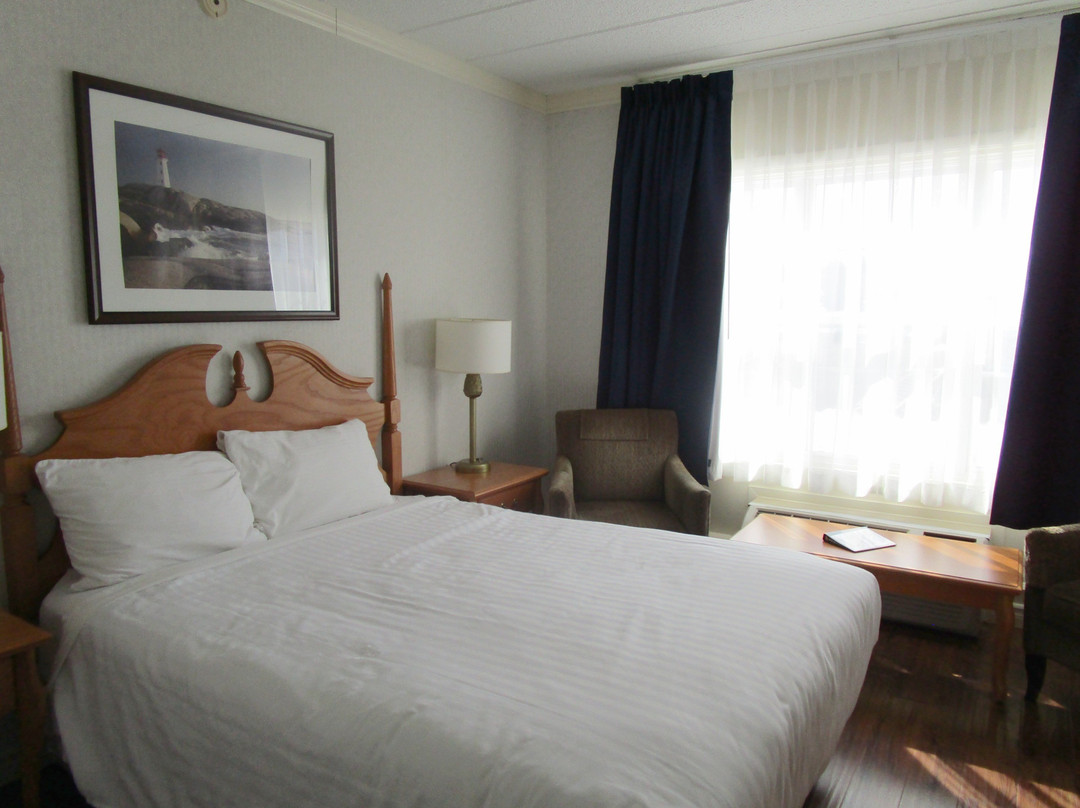 Claymore Inn & Suites主图