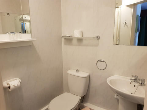 爱德华酒店主图