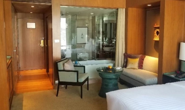 曼谷康莱德酒店主图