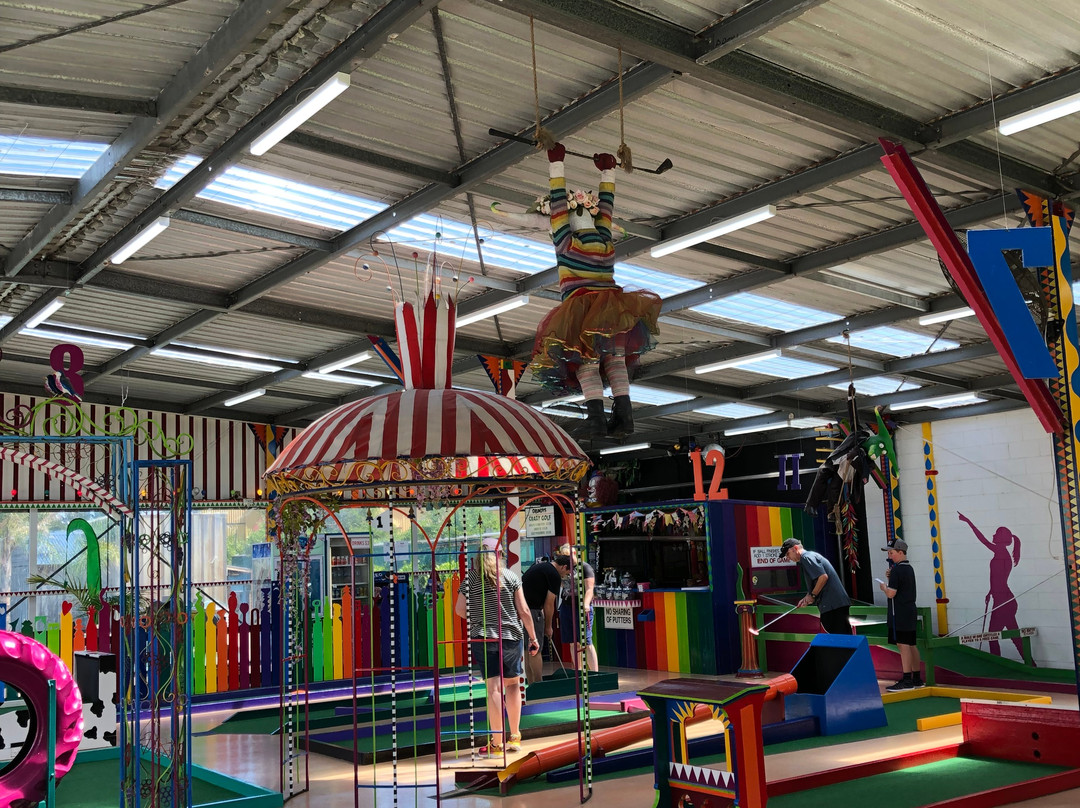 Grumpys Crazy Golf-考斯必去景点