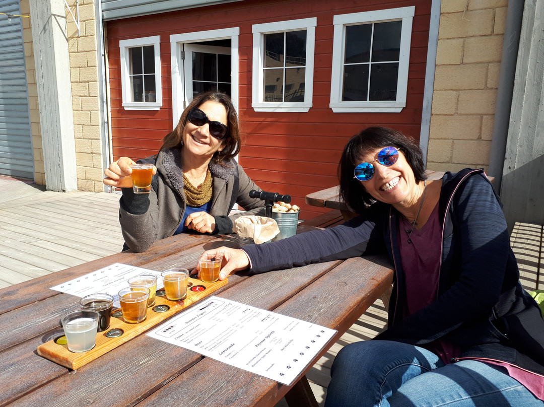 ‪Buster's Beverage-Beit Shemesh必去景点