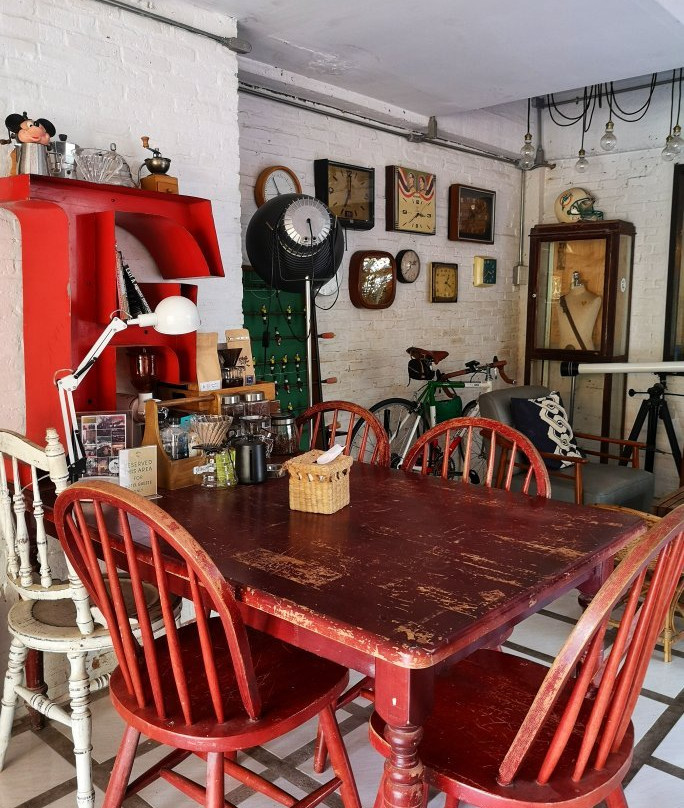 斯里努尔洛奇酒店主图