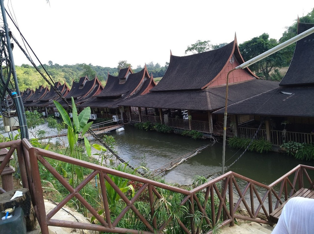 桂河乡村酒店主图