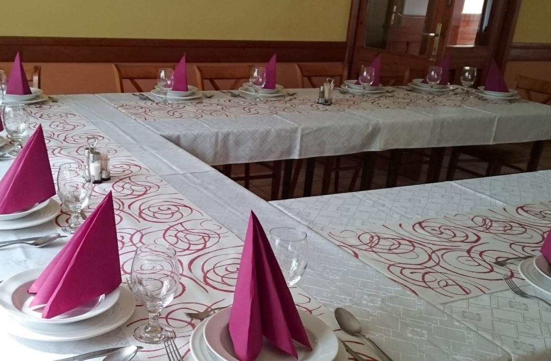 Kis-Korona Restaurant - Pension - Pizzeria主图