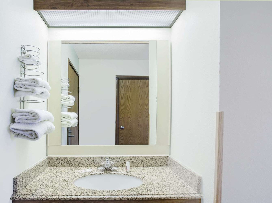 Super 8 by Wyndham Princeton主图