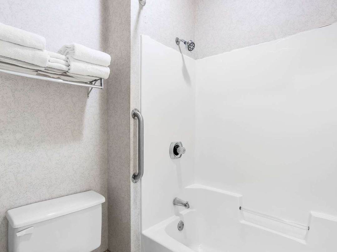 AmericInn by Wyndham New Lisbon主图