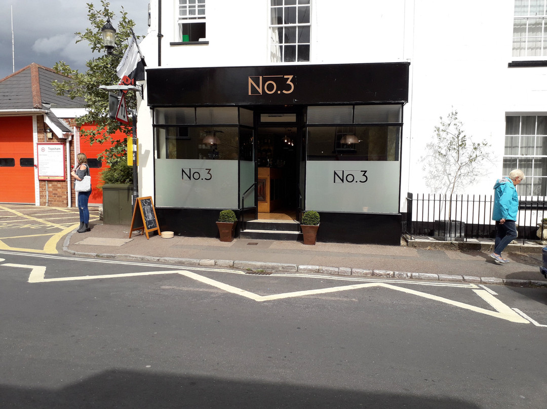 Exminster旅游景点-No.3 Bar Secret Garden Bar And Restaurant
