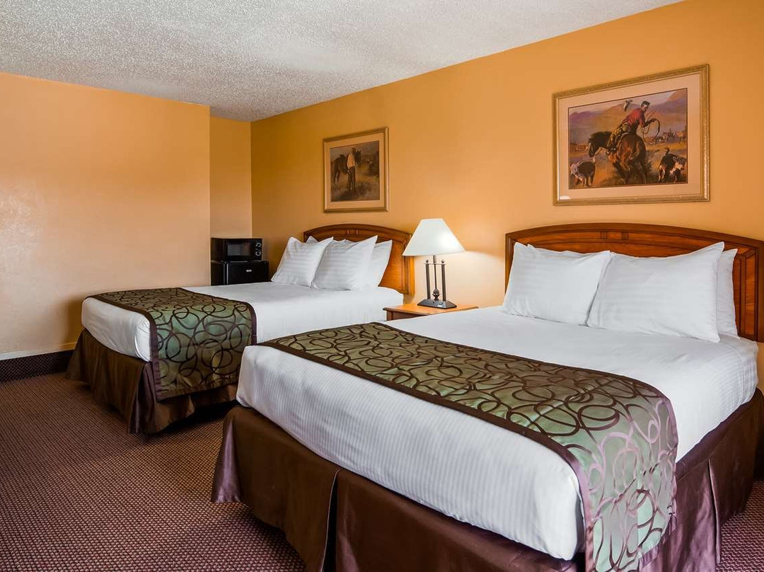 Trail Dust Inn & Suites主图