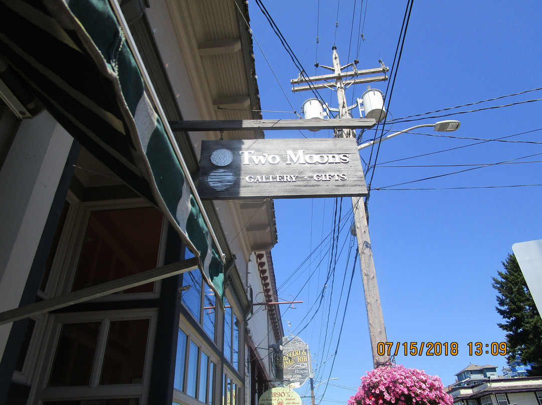 Two Moons Gallery and Gifts-拉康纳必去景点