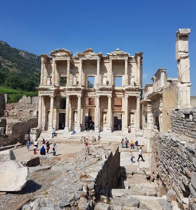 Trajan Fountain景点图片